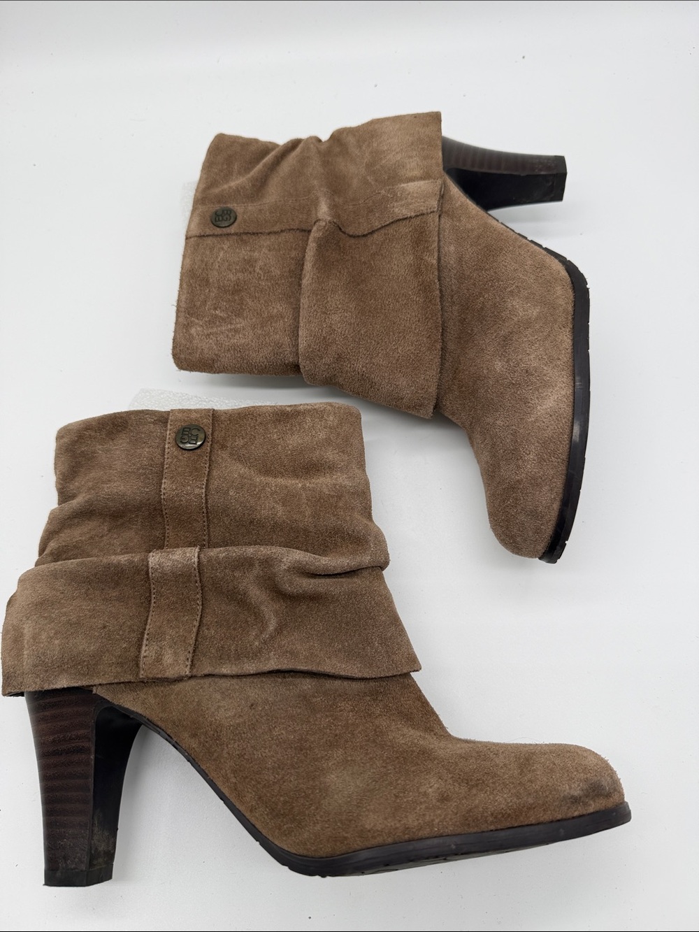 Bcbg cinelia slouch boot mushroom y2k